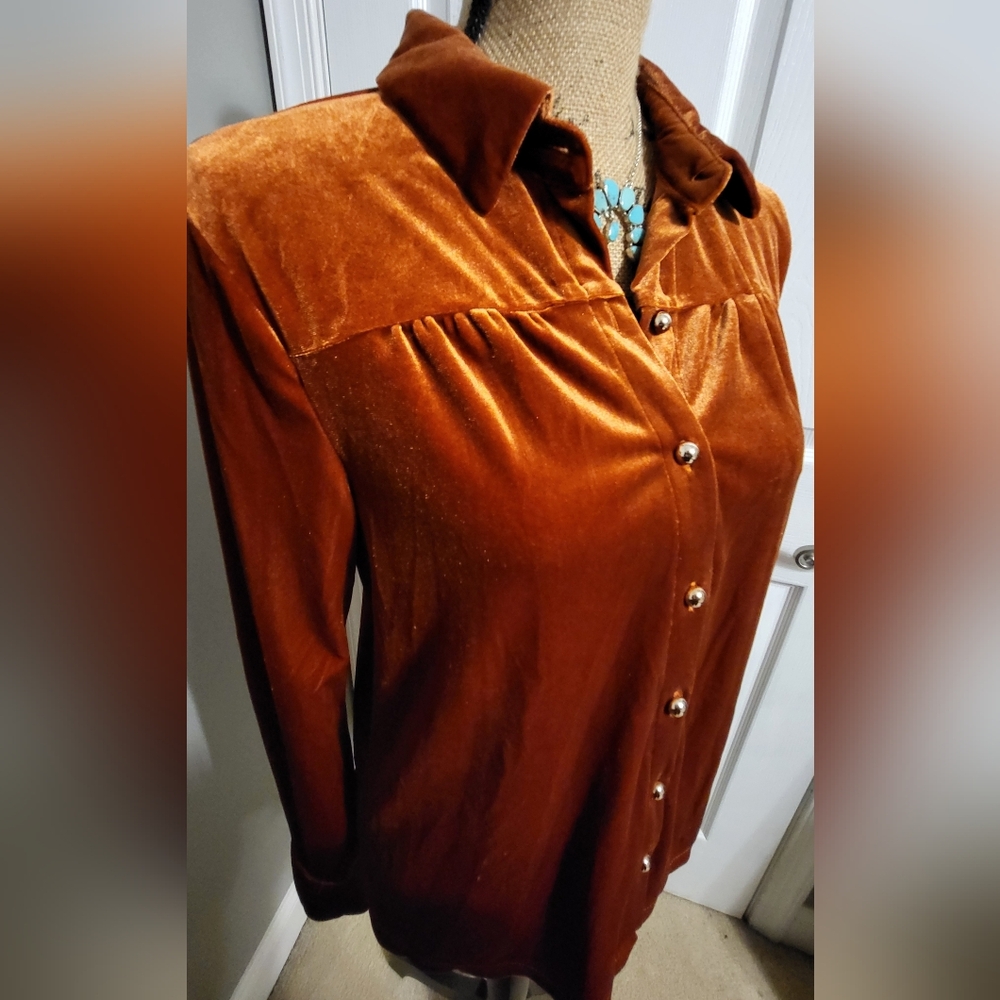 Womens Size Medium SWEET & UNWORN Rust Orange Button Shirt Boho Velour Western